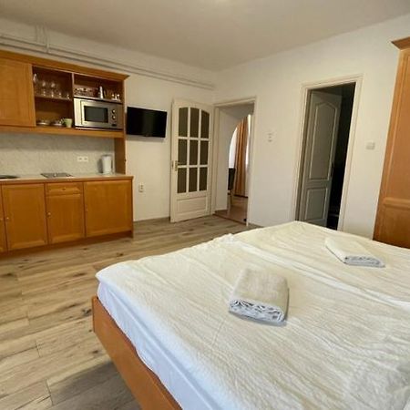 Silent Apartmanhaz Harkány Eksteriør bilde